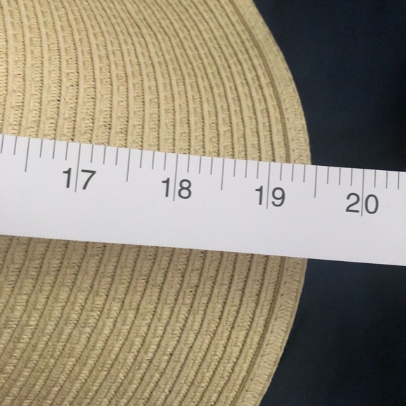 Straw Beach Hat - Picture 3 of 4